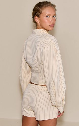 Cream Veste Cintrée À Fines Rayures | Taille 44 - PrettyLittleThing - Modalova