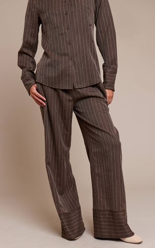 Brown Ensemble Coordonné Pantalon Tissé À Fines Rayures Avec Cordon De Serrage | Taille 32 - PrettyLittleThing - Modalova