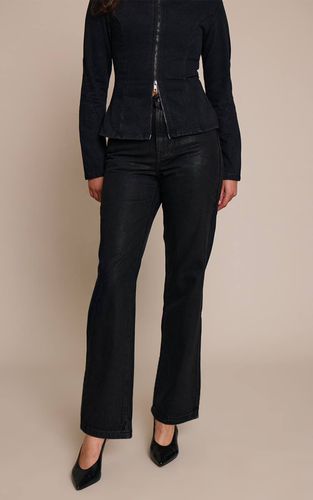 Black Jean Droit À Effet Enduit | Taille 42 - PrettyLittleThing - Modalova