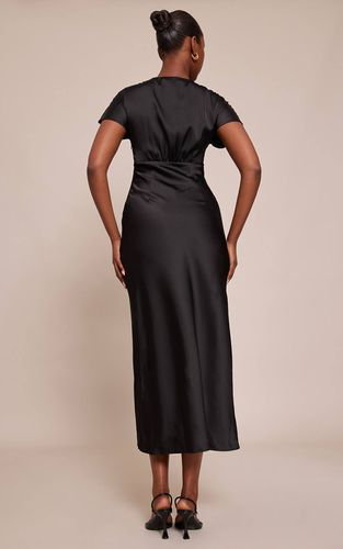 Black Robe Mi-longue En Satin À Manches Courtes | Taille 42 - PrettyLittleThing - Modalova