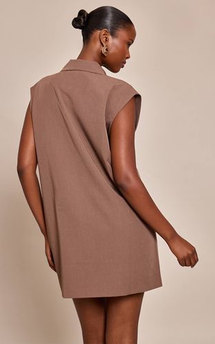 Robe Gilet Cintrée Tissée | Taille 42 - PrettyLittleThing - Modalova