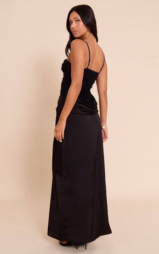 Black Robe Longue En Mousseline À Taille Basse Avec Détails Froncés | Taille 42 - PrettyLittleThing - Modalova