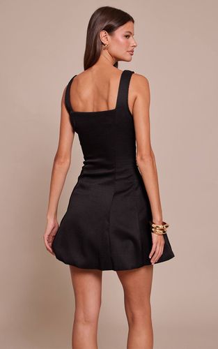 Black Robe Droite Sans Manches Tissée À Encolure Carrée | Taille 42 - PrettyLittleThing - Modalova
