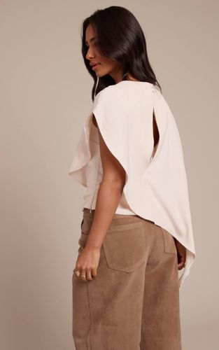 Cream Haut Asymétrique À Superposition Tissée Petite | Taille 42 - PrettyLittleThing - Modalova