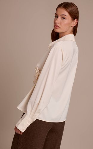 Cream Chemise À Manches Longues En Satin Avec Détail Drapé | Taille 36 - PrettyLittleThing - Modalova