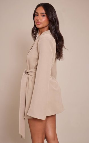Stone Robe Blazer Cintrée Petite Taille Avec Ceinture À Nouer | Taille 42 - PrettyLittleThing - Modalova