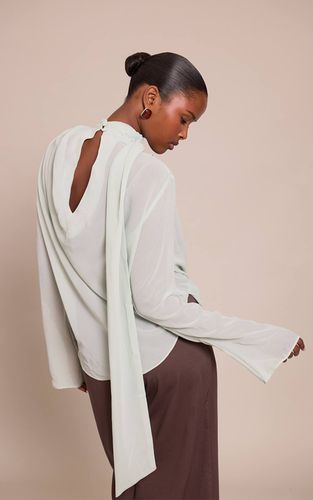 Cream Top À Col Bénitier Extrême Double Couche Slinky Imprimé Léopard | Taille 34 - PrettyLittleThing - Modalova