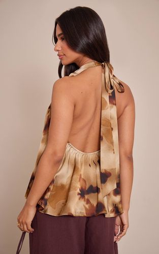 Multi Haut Petite À Plis Imprimés Avec Détail De Liens Dans Le Dos | Taille 32 - PrettyLittleThing - Modalova