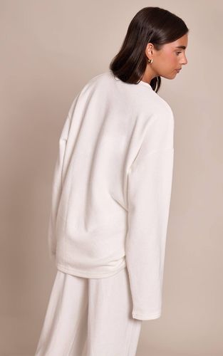 Cream Haut Super Doux Avec Fronces Sur Les Côtés | Taille 42 - PrettyLittleThing - Modalova