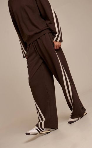 Brown Jogging Large À Rayures Contrastées | Taille XS - PrettyLittleThing - Modalova