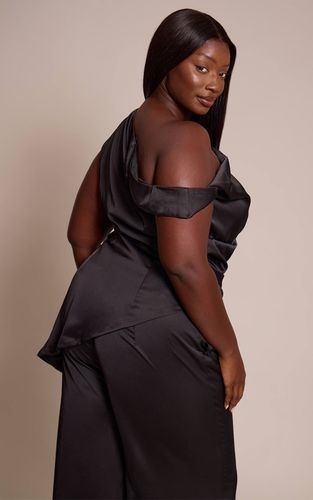 Black Haut Grande Taille En Satin Avec Détail Nœud | Taille 44 - PrettyLittleThing - Modalova