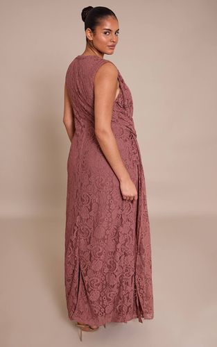 Robe Longue Grande Taille À Détails En Dentelle Et Devant Torsadé | Taille 44 - PrettyLittleThing - Modalova