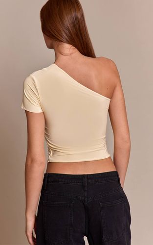 Cream Top Asymétrique Une Épaule À Détail Buste Drapé Double Couche Slinky | Taille 42 - PrettyLittleThing - Modalova