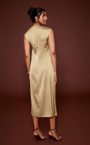 Olive Robe Droite En Satin À Manches Courtes | Taille 42 - PrettyLittleThing - Modalova