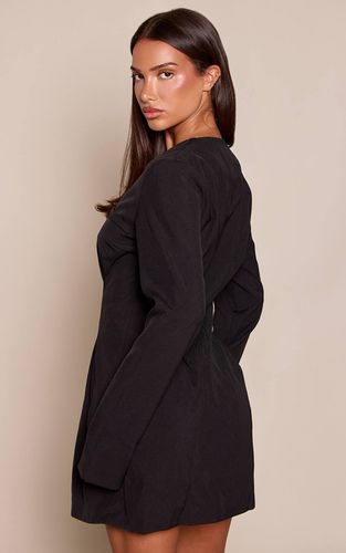 Black Robe Blazer Plissée À Taille Cintrée | Taille 42 - PrettyLittleThing - Modalova