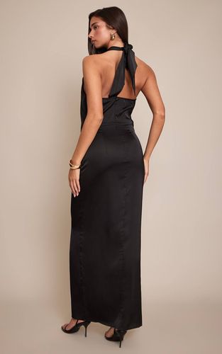 Black Robe Longue En Satin À Col V Avec Détail Noué | Taille 42 - PrettyLittleThing - Modalova