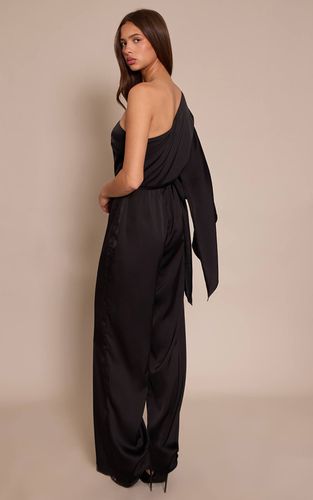 Black Combinaison Satinée Fluide Asymétrique À Une Épaule Avec Ceinture Nouée | Taille 42 - PrettyLittleThing - Modalova