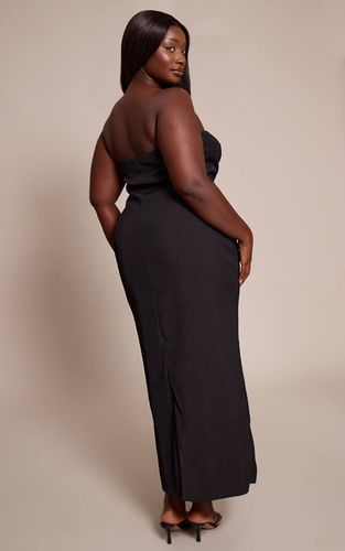 Black Robe Maxi Moulante Bandeau Grande Taille Avec Détail De Passepoil | Taille 46 - PrettyLittleThing - Modalova