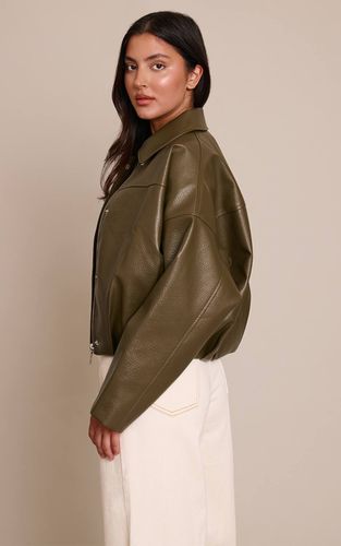 Khaki Blouson Aviateur À Patte De Boutonnage Dissimulée En Synthétiquecuir | Taille Large - PrettyLittleThing - Modalova