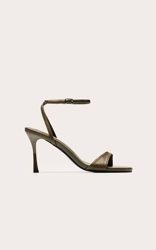 Olive Sandale À Talon Compensé En Synthétiquecuir Avec Bride Entre Les Orteils | Taille 38 - PrettyLittleThing - Modalova