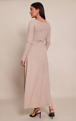Robe Maxi À Manches Longues Avec Ourlet Asymétrique | Taille 42 - PrettyLittleThing - Modalova