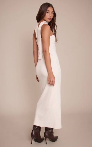 Cream Robe Maxi Bandeau Côtelée Brossée Avec Détail Foulard | Taille 42 - PrettyLittleThing - Modalova