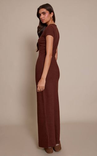 Brown Robe Maxi À Manches Courtes En Tissu Brossé Doux | Taille 42 - PrettyLittleThing - Modalova