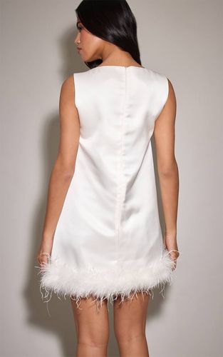 White Robe Droite Tissée À Ourlet Plumes | Taille 34 - PrettyLittleThing - Modalova