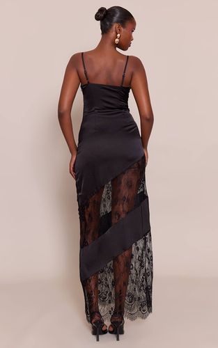 Black Robe Longue À Bretelles Avec Empiècements En Dentelle | Taille 42 - PrettyLittleThing - Modalova