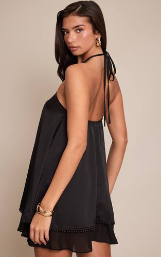 Black Robe Courte Smockée Col Halter En Satin | Taille 42 - PrettyLittleThing - Modalova