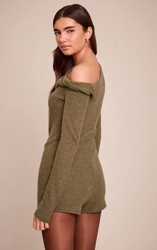 Olive Body Côtelé À Épaules Dénudées Avec Détail Torsadé | Taille 42 - PrettyLittleThing - Modalova