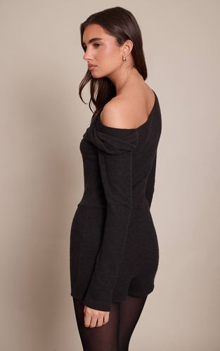 Black Combinaison Côtelée À Épaules Dénudées Avec Détail Torsadé | Taille 42 - PrettyLittleThing - Modalova