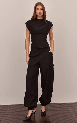 Black Cargo Tissé À Ourlets Élastiqués | Taille 42 - PrettyLittleThing - Modalova