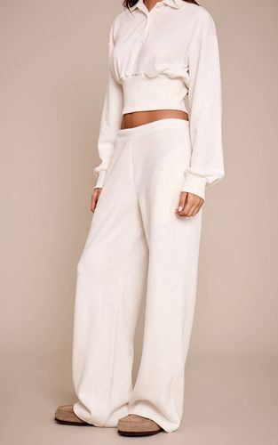 Cream Pantalon Droit Côtelé Brossé À Taille Élastique | Taille 42 - PrettyLittleThing - Modalova