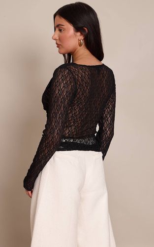 Black Haut À Manches Longues En Dentelle Transparente Avec Col Bénitier | Taille 32 - PrettyLittleThing - Modalova