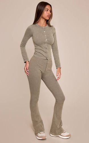 Olive Legging Évasé Côtelé Ajusté À Détails Boutons Petite | Taille XS - PrettyLittleThing - Modalova