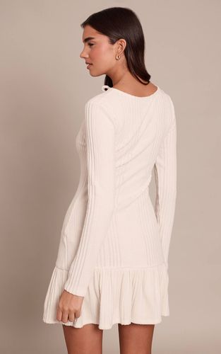 Cream Robe Droite À Manches Longues Côtelée Avec Détail Découpe Goutte D'eau | Taille 42 - PrettyLittleThing - Modalova