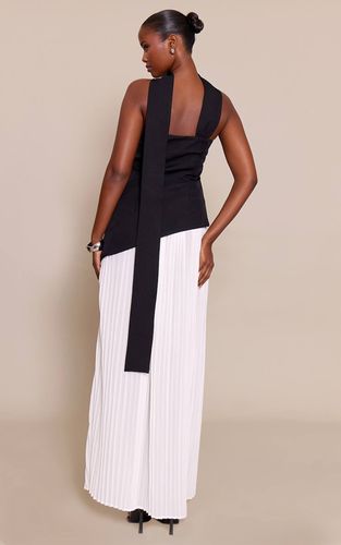 Black Robe Maxi À Jupe Plissée Contrastante | Taille 42 - PrettyLittleThing - Modalova