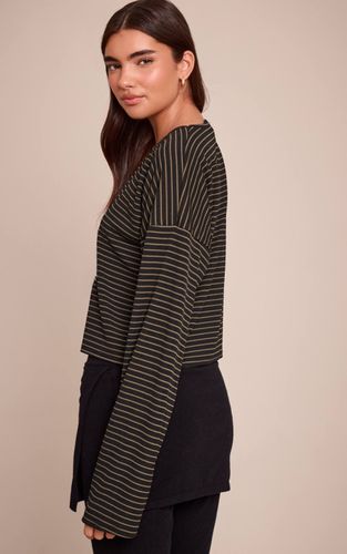 Multi Haut À Manches Longues Oversize Décontracté À Rayures Côtelées | Taille 32 - PrettyLittleThing - Modalova