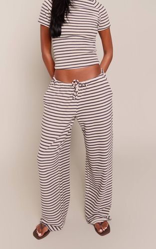 Multi Jogger Tall Droit En Polaire Douce Rayée Marron | Taille XS - PrettyLittleThing - Modalova