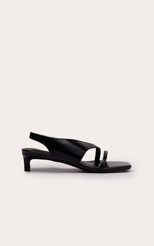 Black Escarpins À Talon Chaton Avec Bride Asymétrique En Synthétiquecuir | Taille 38 - PrettyLittleThing - Modalova
