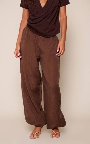 Brown Pantalon Ballon Texturé | Taille 42 - PrettyLittleThing - Modalova