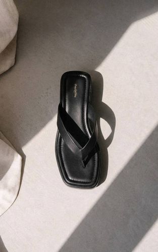 Black Sandale Plateforme À Bride Entre-orteils | Taille 36 - PrettyLittleThing - Modalova