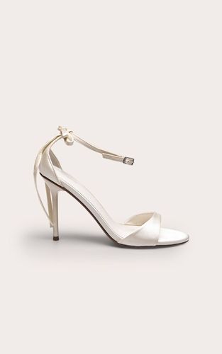 Ivory Sandale À Bout Rond En Satin Avec Nœud | Taille 41 - PrettyLittleThing - Modalova