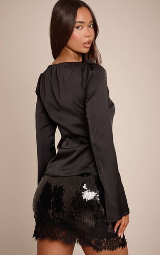 Black Haut À Manches Longues En Satin Col Bateau | Taille 36 - PrettyLittleThing - Modalova