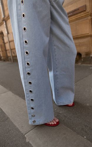 Ice Blue Jean Large À Détails Œillets | Taille 42 - PrettyLittleThing - Modalova