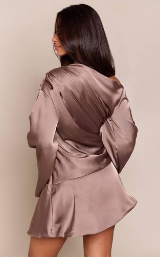 Robe Courte Ajustée Tissée À Épaules Dénudées Petite Taille | Taille 32 - PrettyLittleThing - Modalova