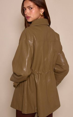 Olive Veste Cintrée En Synthétique Brillant Texturé | Taille XS - PrettyLittleThing - Modalova