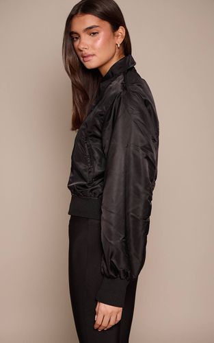 Black Veste Bomber Courte En Nylon | Taille XS - PrettyLittleThing - Modalova