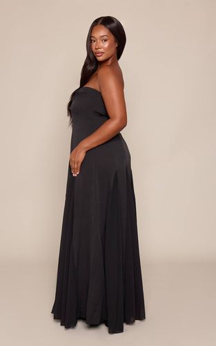 Black Robe Maxi Plissée En Mousseline À Bandeau Contrasté Grande Taille | Taille 46 - PrettyLittleThing - Modalova